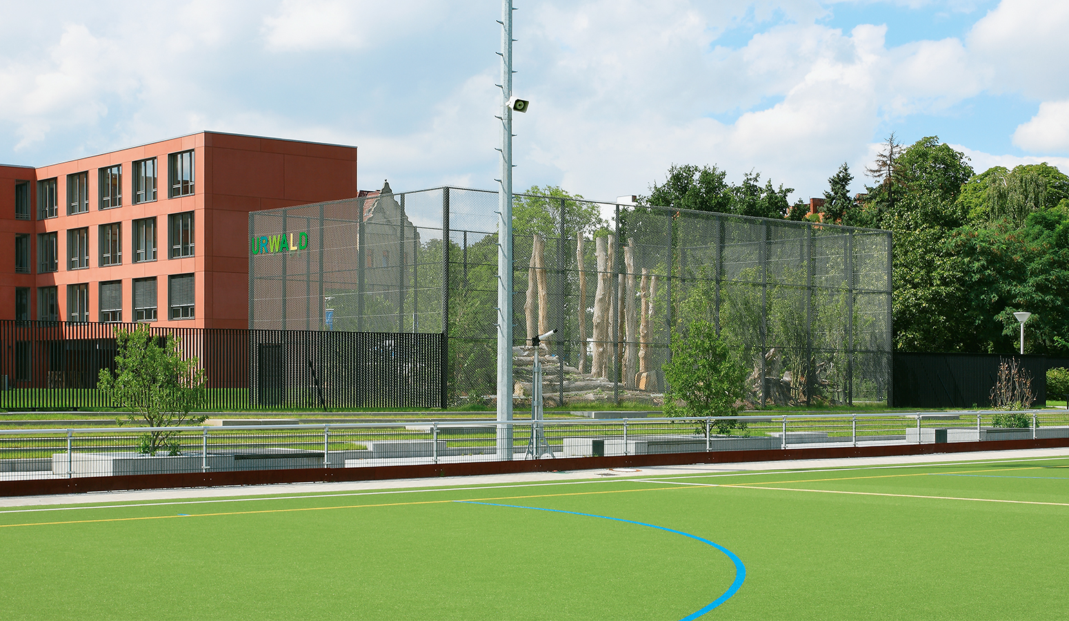 STrauma Landschaftsarchitektur Berlin landscape architects Otto Hahn Schule Urwald