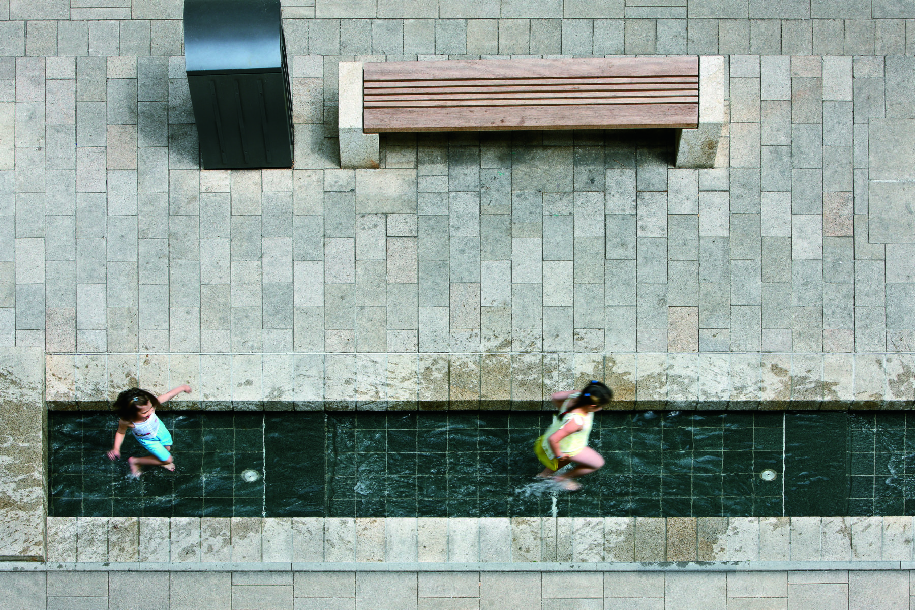 STrauma Landschaftsarchitektur Berlin landscape architects Fußgängerzone Wiesbaden Wasserspiele
