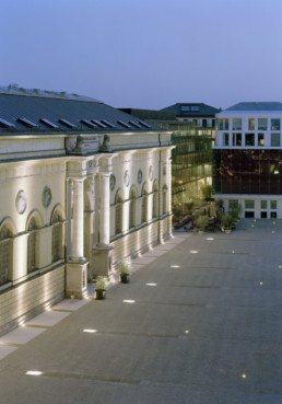 STrauma Landschaftsarchitektur Berlin landscape architects Marstallplatz München bei Nacht erleuchtet