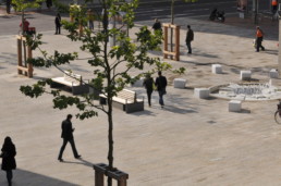 STrauma Landschaftsarchitektur Berlin landscape architects Fußgängerzone Wolfsburg Springbrunnen und Bänke Perspektive