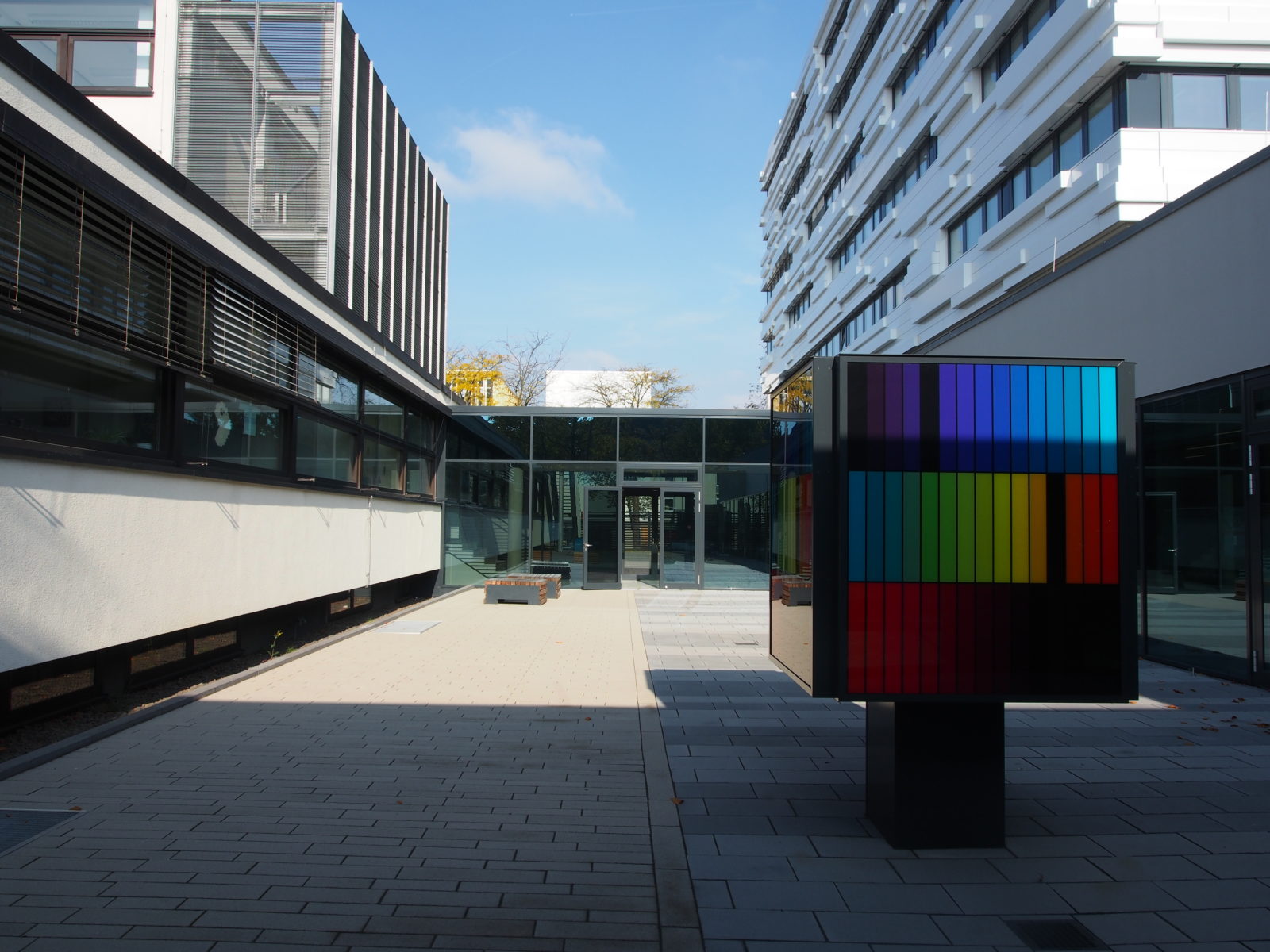 STrauma Landschaftsarchitektur Berlin landscape architects Fraunhofer Institut Darmstadt Hof Bodenbelag