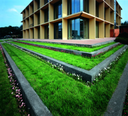 STrauma Landschaftsarchitektur Berlin landscape architects Sparkassenakademie und Seminarhotel Lichtenwalde Rasenstufen