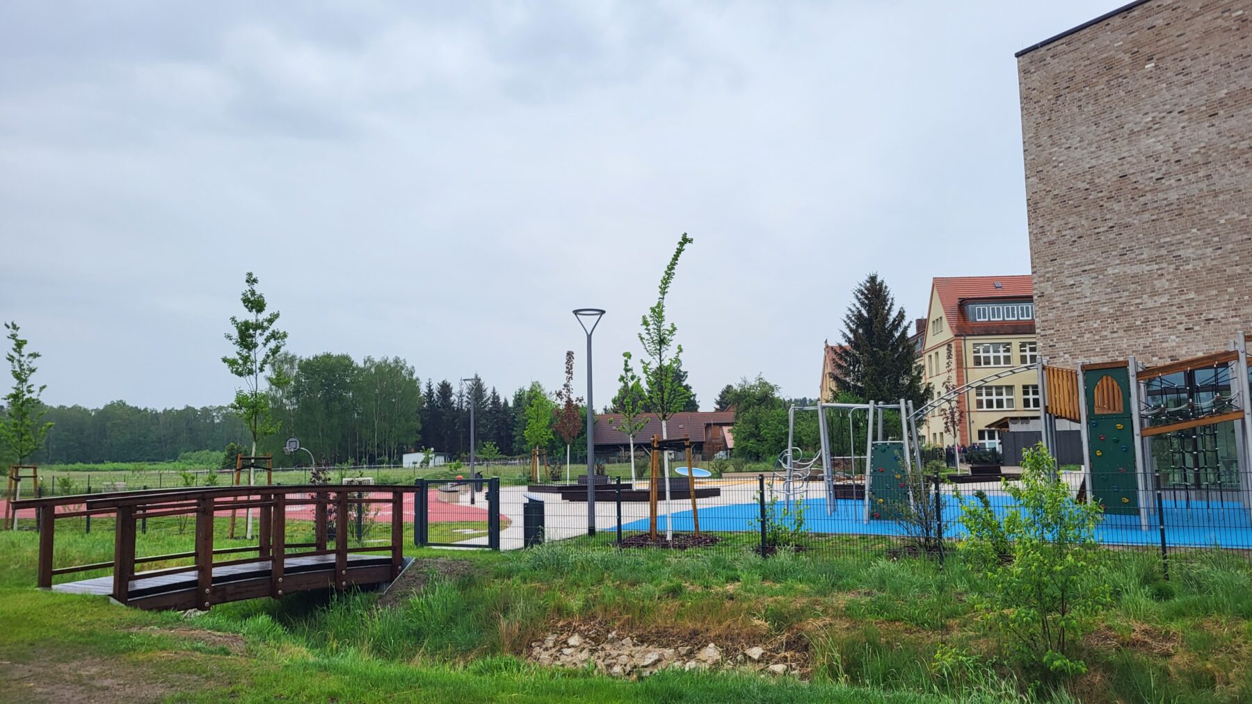 Schule Döbern Außenanlagen st raum a landschaftsarchitektur berlin sehw architektur