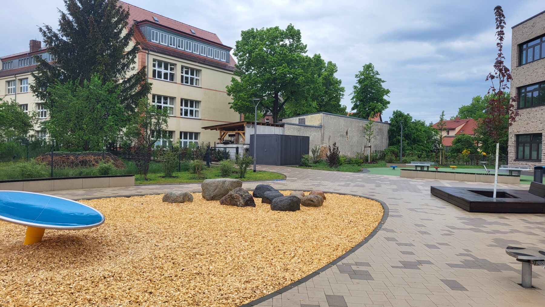 Schule Döbern Außenanlagen st raum a landschaftsarchitektur berlin sehw architektur