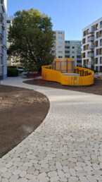 Kameruner Straße wohnhof berlin wedding st raum a landschaftsarchitekten blumers architekten baustelle organische formsprache pflanzinseln